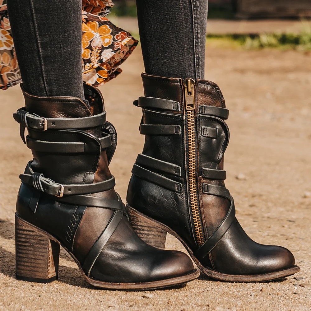 FREEBIRD Baker Boot in black, size 9 women’s